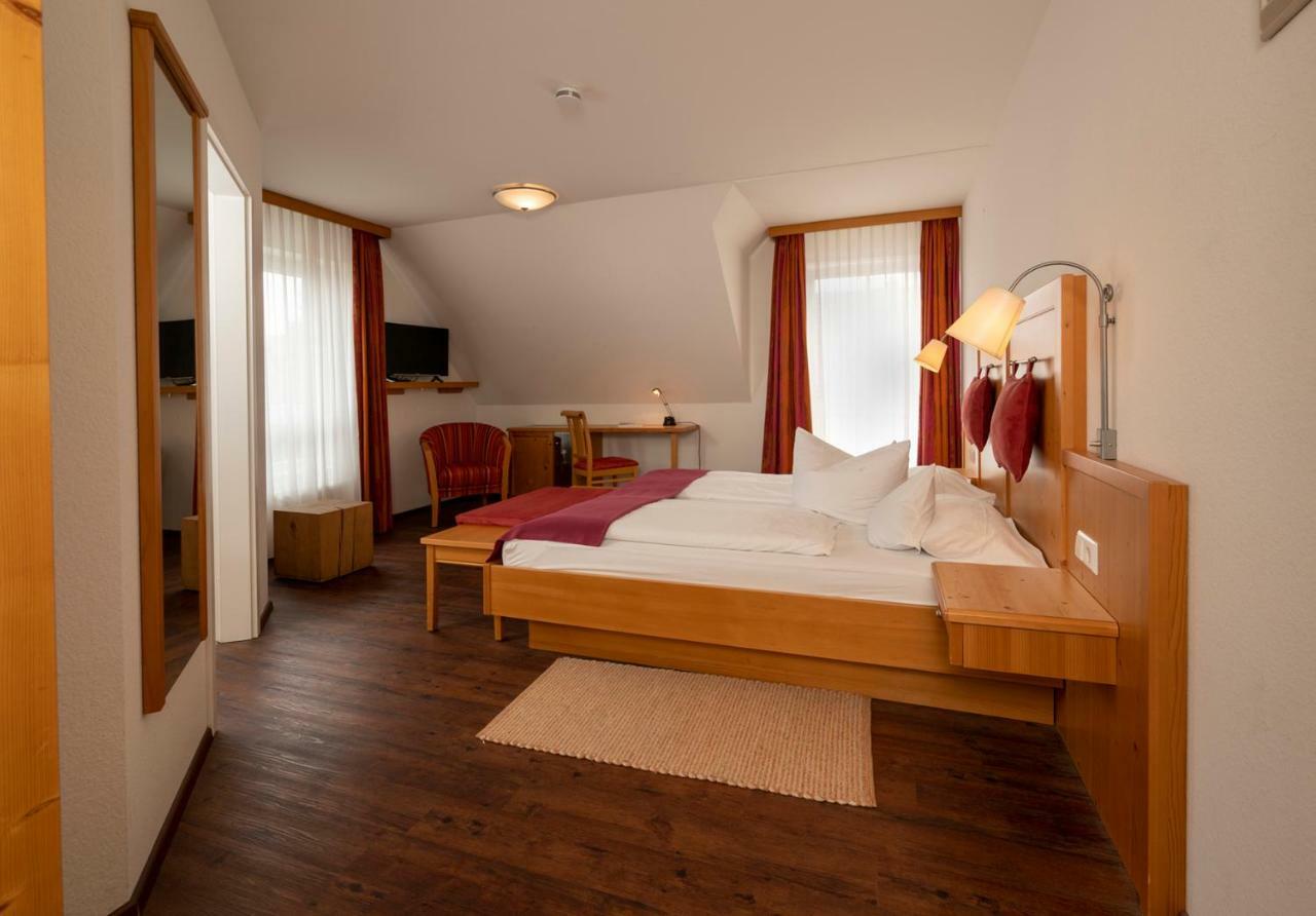 Hotel Krone Nellingen Bagian luar foto